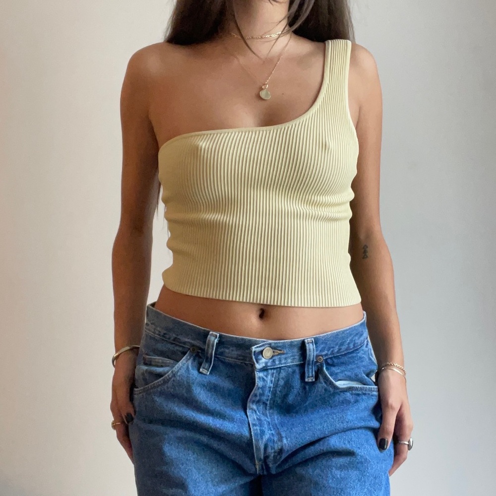 One shoulder ribbed crop top